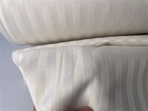 Damask  - elegant jacquard vævet i offwhite striber 